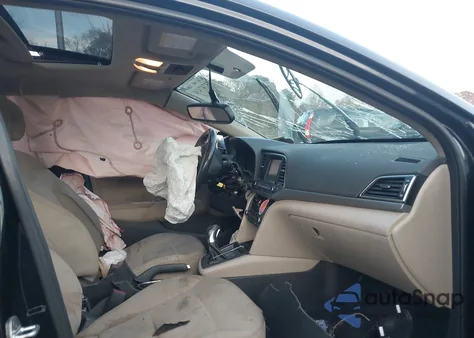 2018 Hyundai Elantra Value Edition z USA, uszkodzony, nr VIN 5NPD84LF9JH292902